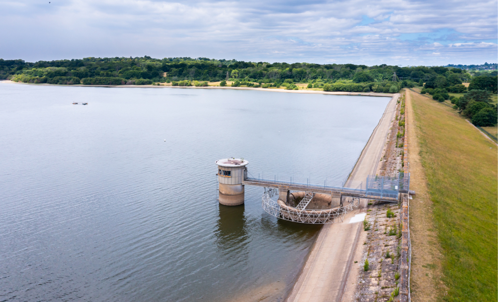 An establishing shot of weir wood reservoir